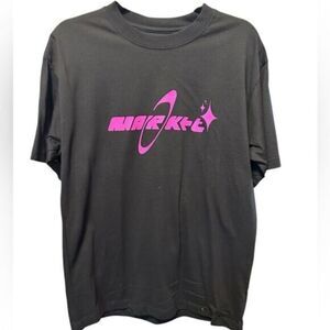 NWT MARKET Unisex Black Short Sleeve Graphic Tee Shirt Hot Pink Logo - Size M